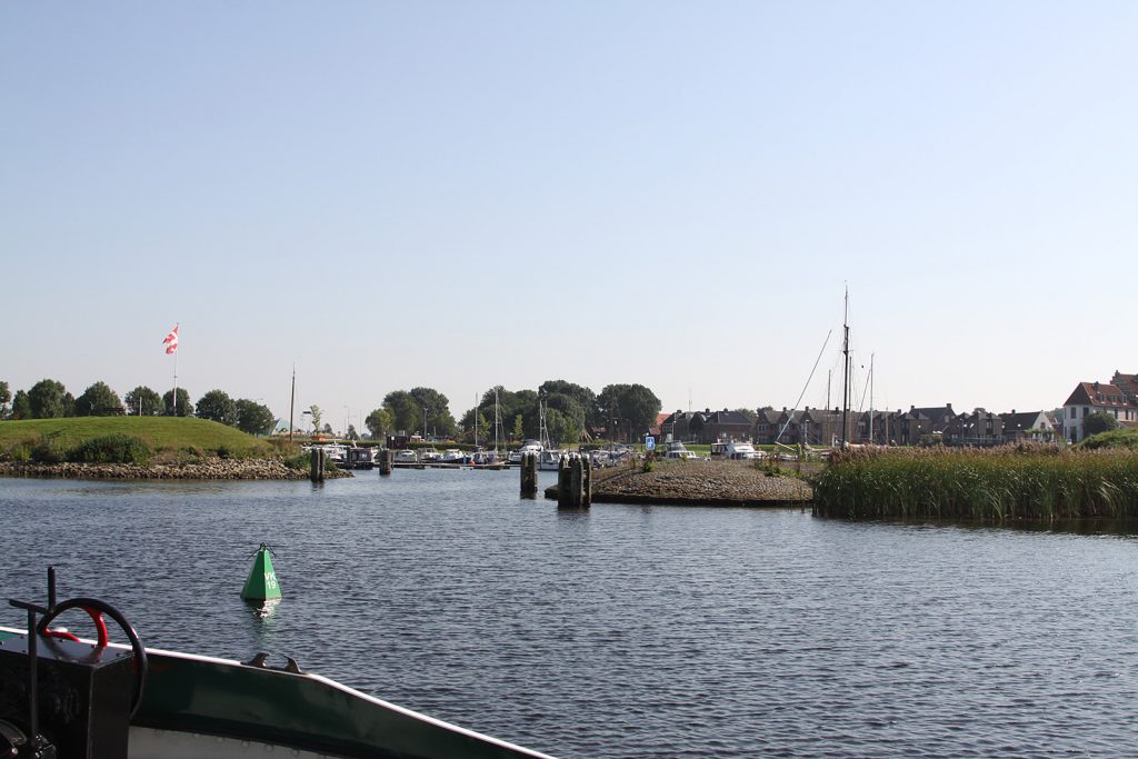 Einfahrt in den Hafen Vollenhove