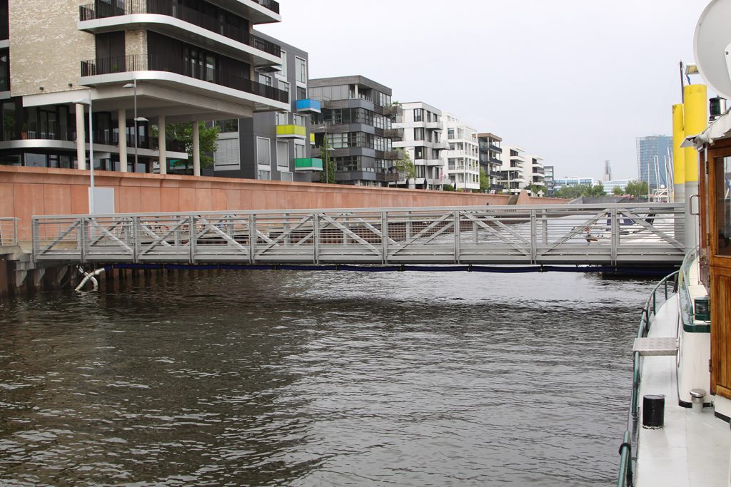 Die Gangway zum Steg bei Hochwasser