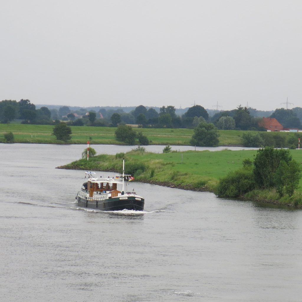Auf der Weser zu Berg (Foto: Corina Metschke)