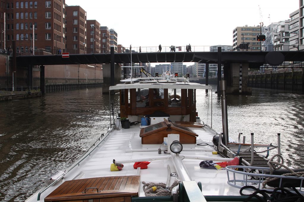 Blick zurück zum Sandtorhafen