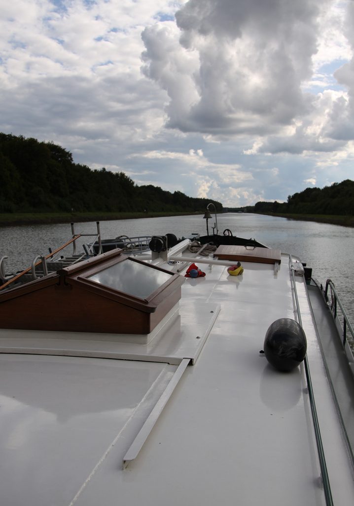 Wolken über dem Elbe-Seitenkanal