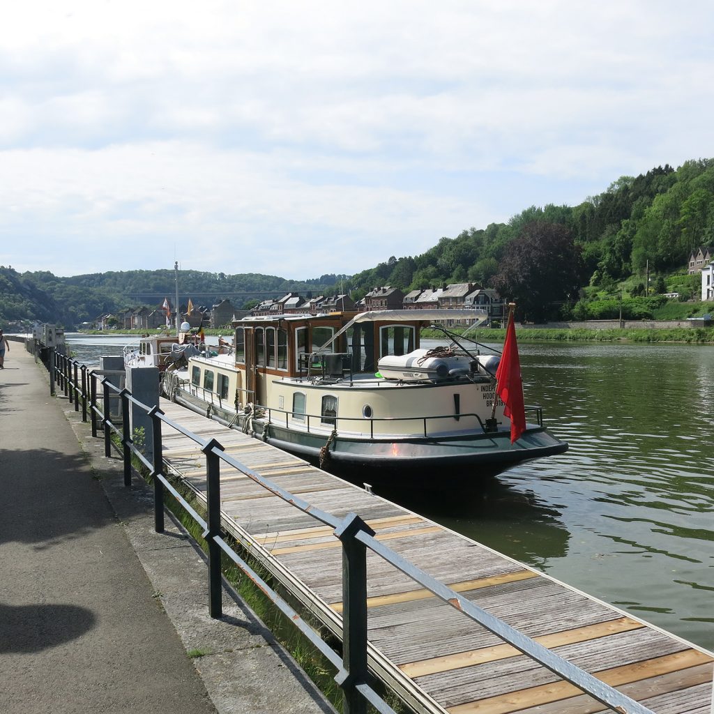 Am alten Anleger in Dinant beim Casino