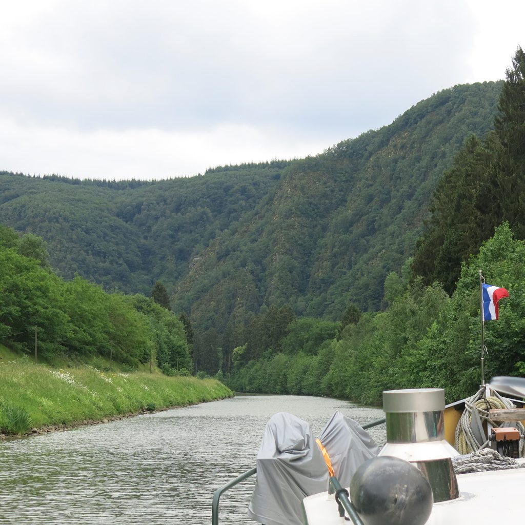 Unterwegs auf der Maas in den Ardennen