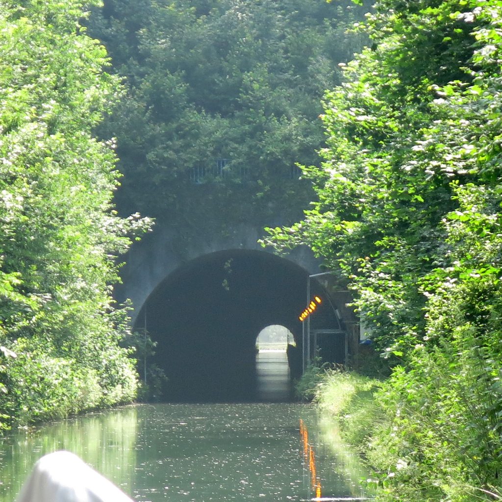Der 866 Meter lange Tunnel von Foug, Wasserscheide zwischen Mass und Mosel